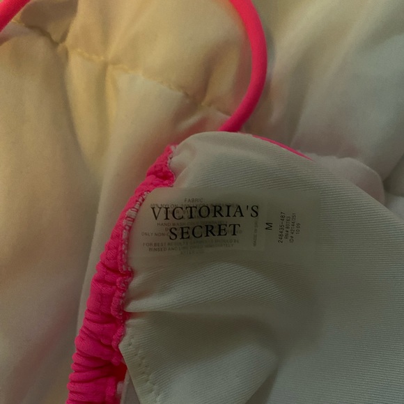 hot pink victoria secret bikini set👙🌸 - Picture 5 of 8
